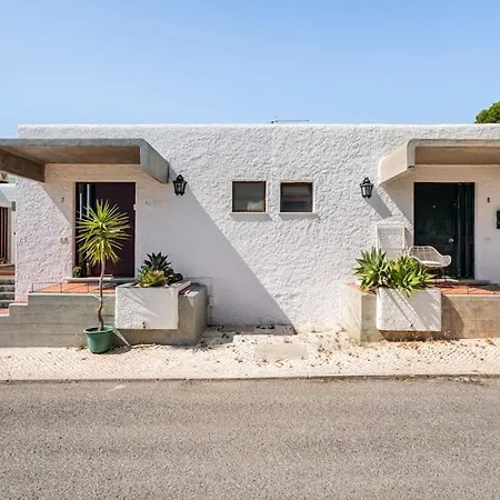 Dom wakacyjny Sunny With Golf Front View