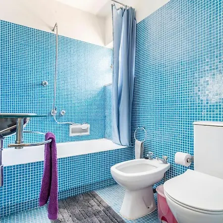 Sunny With Golf Front View וילהמורה