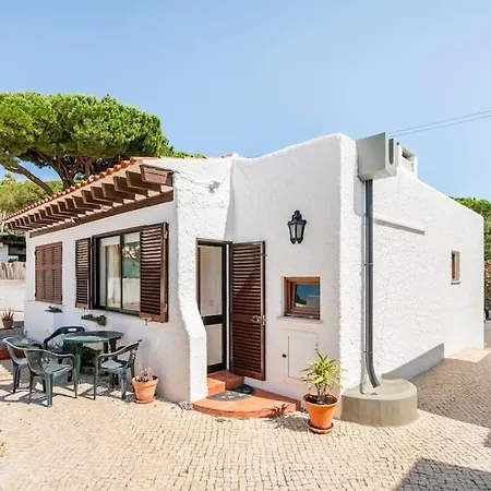 בית נופש Sunny With Golf Front View